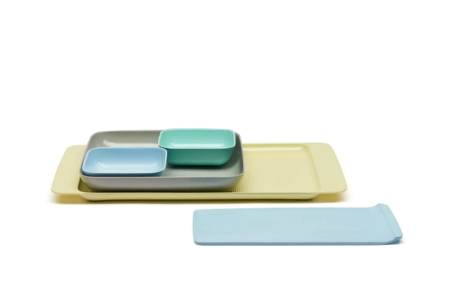 Langlebig: Schalen und Tabletts von 1959 aus Melaminharz, Design: Albert Krause und Martin Kelm.