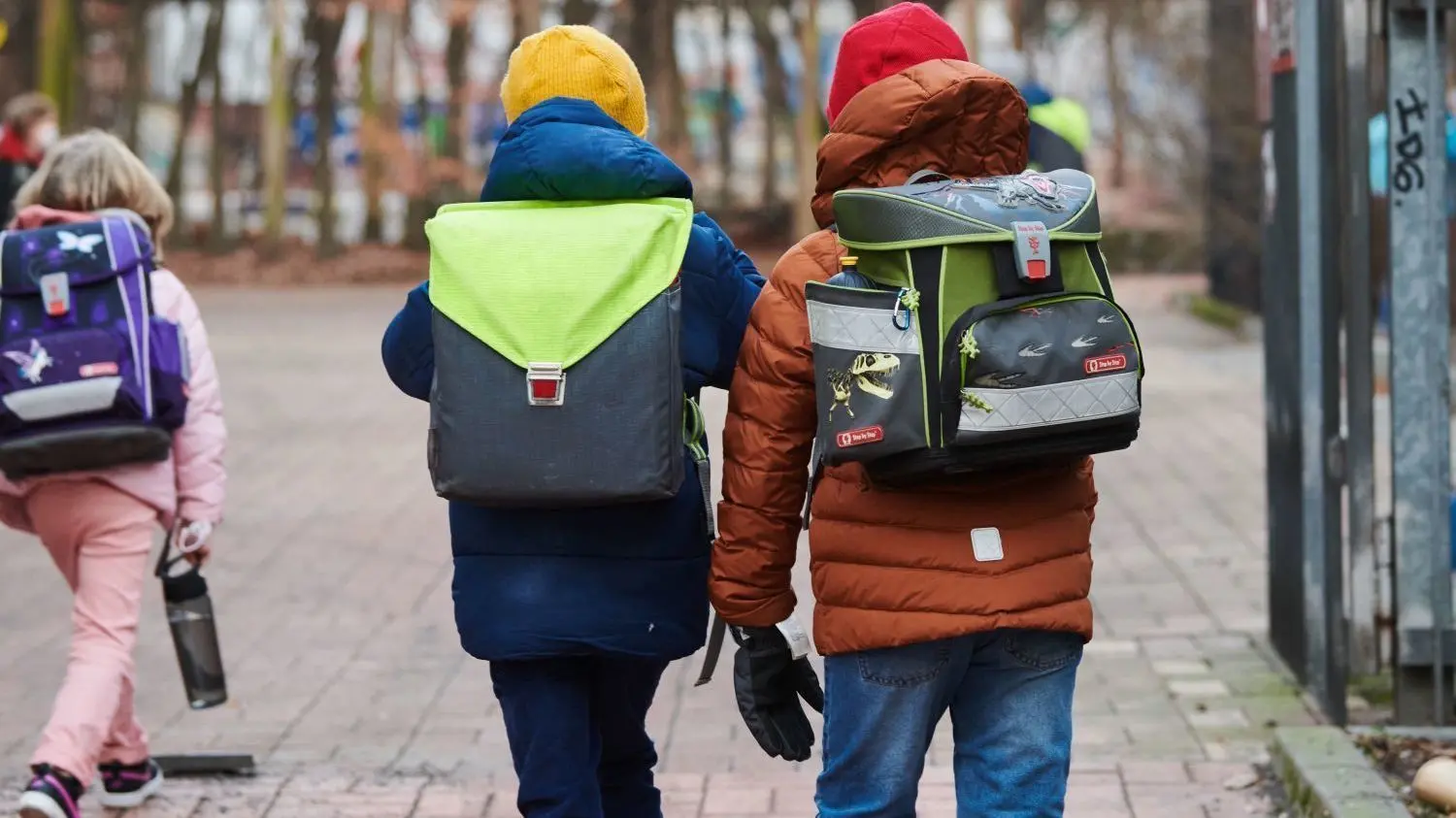 Chaos im Schul- und Kita-Betrieb: In Oder-Spree ist die Inzidenz an diesem Freitag erstmals seit Wochen unter 165 gesunken, dennoch werden ab Montag, 26. April die Schulen geschlossen – Horte und Kitas dürfen lediglich eine Notbetreuung anbieten.