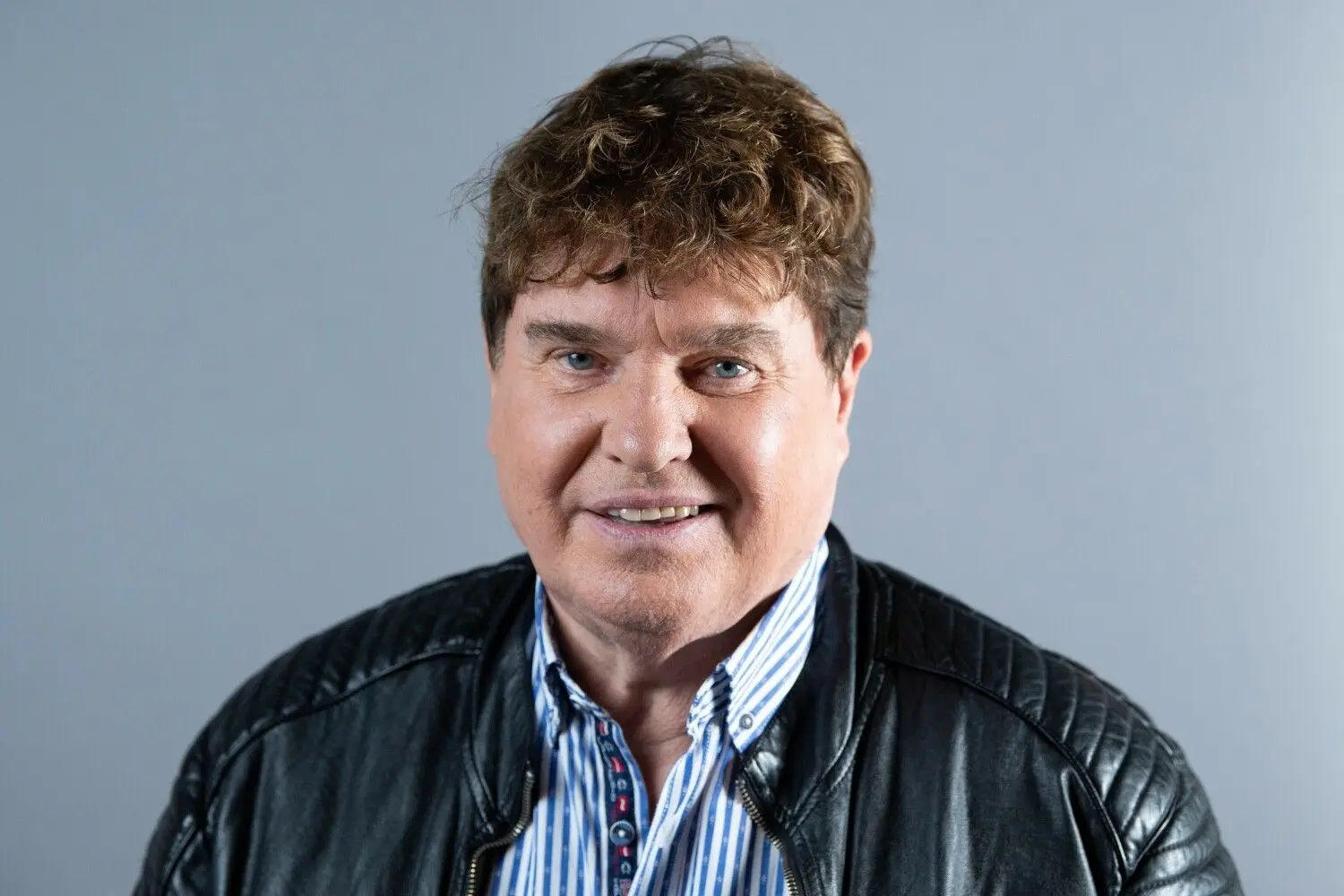 Der Schlagersänger Frank Schöbel gibt ganz private Einblicke in sein bewegtes Leben.