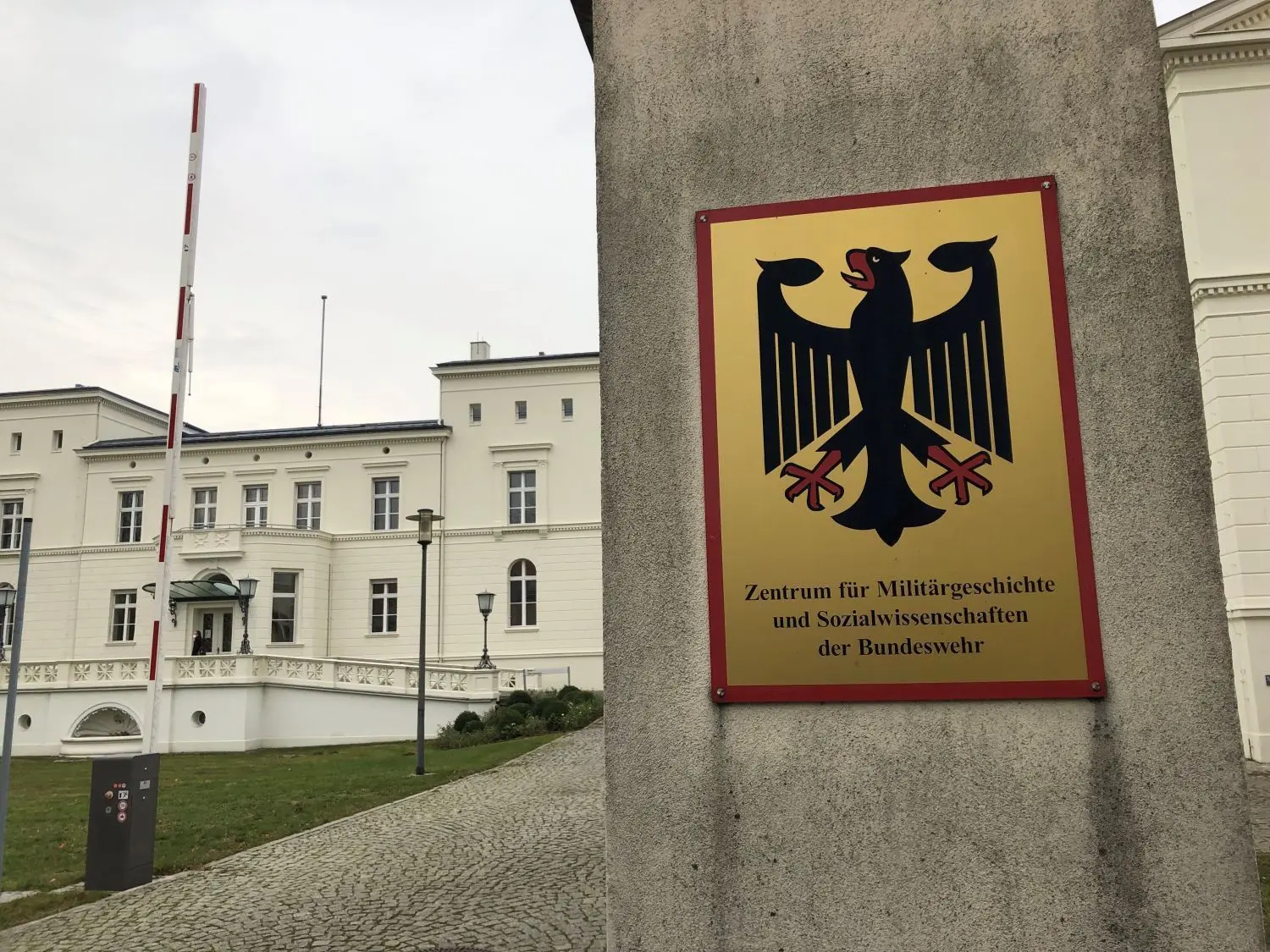 Der geheimnisvollste Ort Potsdams das militärhistorische Institut in der Villa Ingenheim: Das Zentrum für Militärgeschichte und Sozialwissenschaften der Bundeswehr in Potsdam.