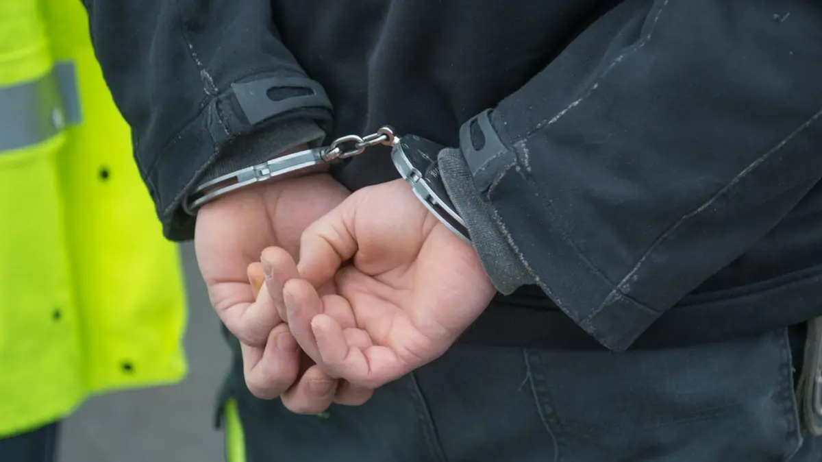 Kriminalität in Erkner: Ein mutmaßlicher Ladendieb ist von der Polizei festgenommen worden. (Symbolbild)