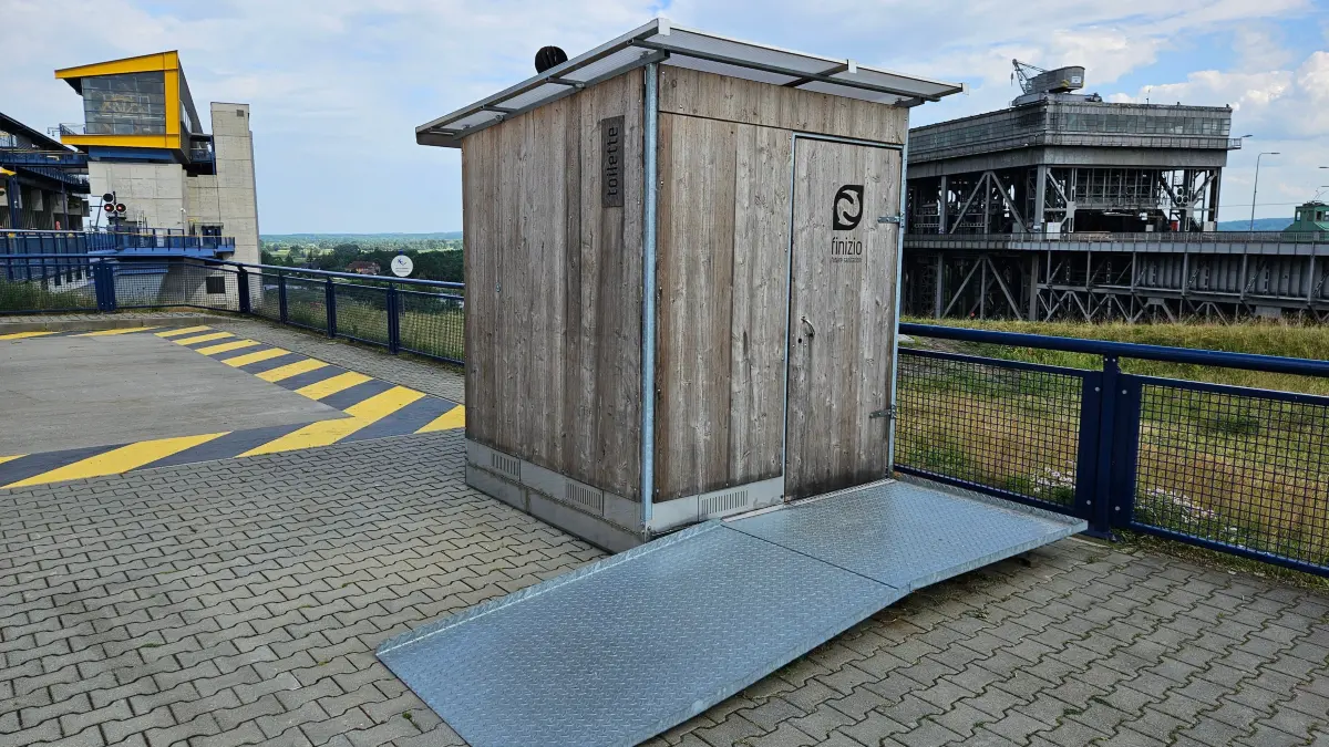 Bleibt wohl vorläufig ein Dauerprovisorium: Komposttoiletten am Schiffshebewerk in Niederfinow.