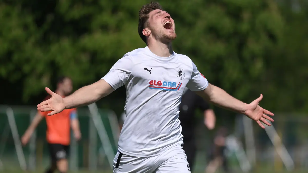 TuS Sachsenhausen erlitt zuletzt zwei 0:3-Niederlagen. Wird er gegen Grün-Weiß Ahrensfelde am Ende jubeln können, so wie hier Dominic Schöps in einem früheren Spiel?