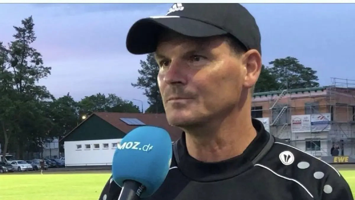 Fußball Brandenburgliga Trainer Jörg Buder Werder