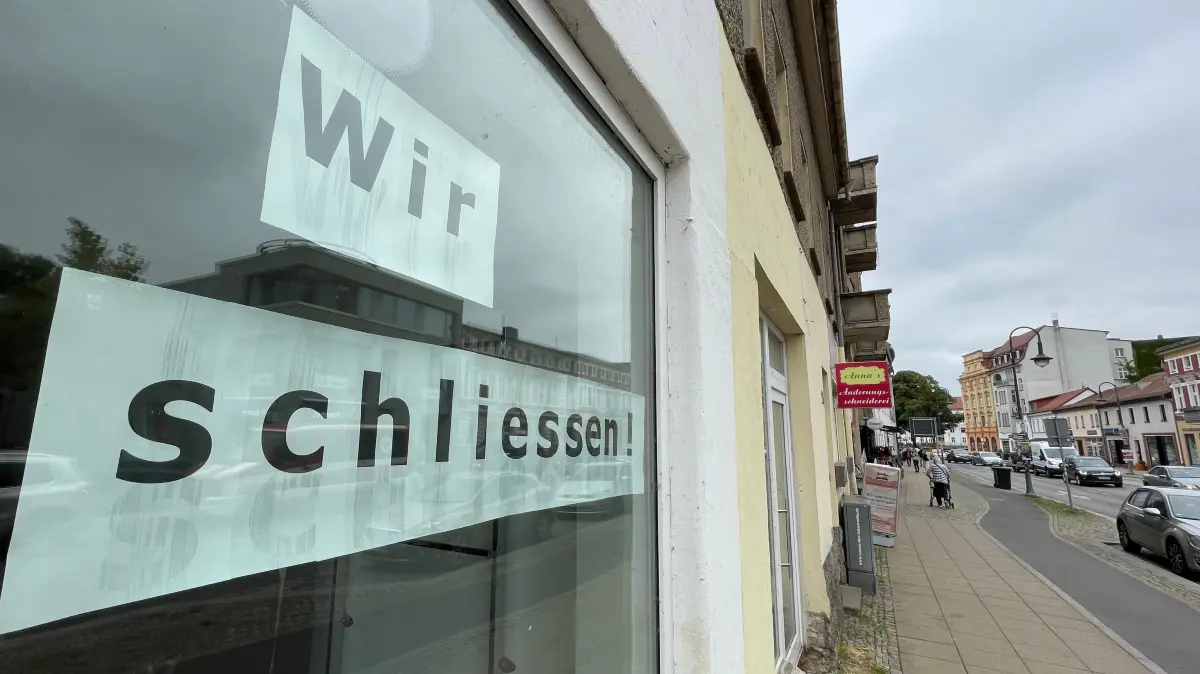 Oranienburg Innenstadt, Bernauer Straße, Leerstand. leere Geschäfte Heim-Experten, Colloseum (Angelhaus in Lehnitzstraße), Foto: Marco Winkler
