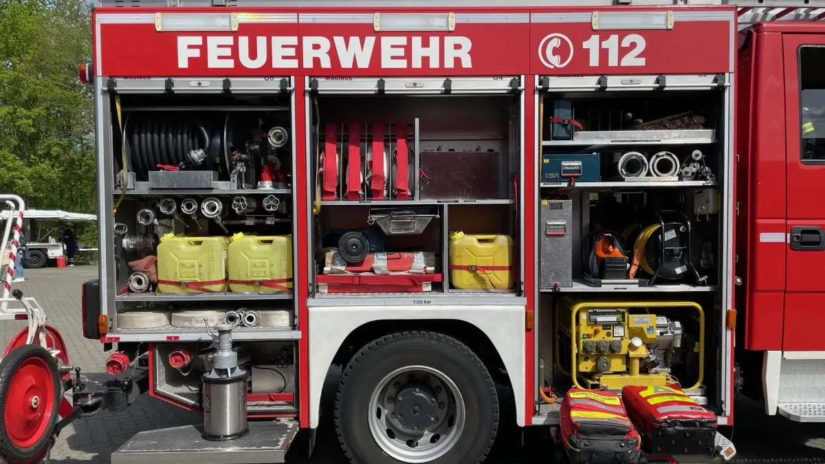 Mit riesigen Löschfahrzeugen rückte die Feuerwehr Eberswalde zu einem Brand im Ostend aus. Hier ein Blick in ein Fahrzeug beim Tag der offenen Tür der Feuerwehr in Finow.