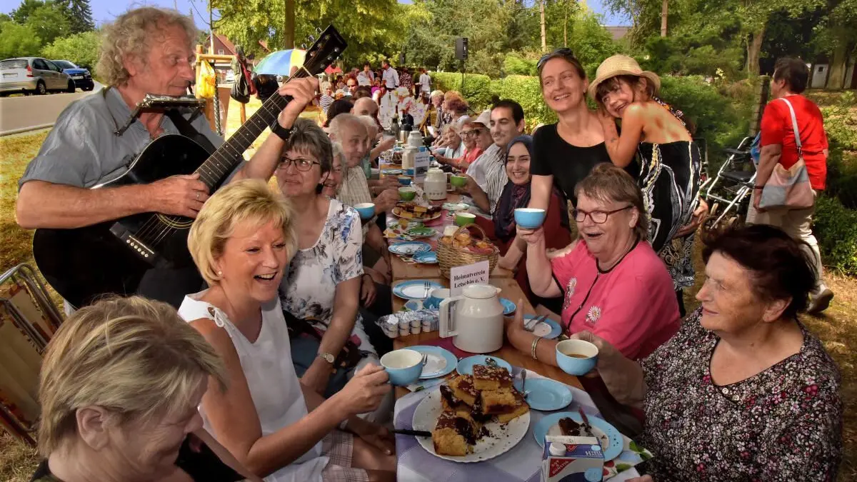 Gute Stimmung: Das Foto zeigt die Kaffeetafel 2018 in Neubarnim
