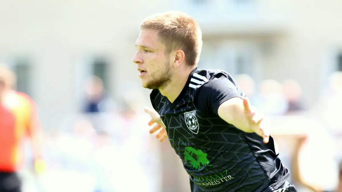Und wieder getroffen: Tim Dethloff brachte seine Elf von Fortuna Babelsberg im letzten Saisonspiel beim SV Zehdenick in Front. Der 22-Jährige weckt auch wegen 25 Toren Begehrlichkeiten von Vereinen.