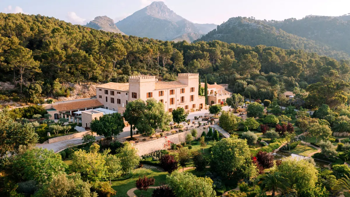 Mallorca mal anders. Castell Son Claret in der Serra de Tramuntana.