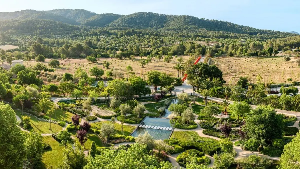 Weite und Idylle. Der Park des Castells im Tal der Serra de Tramuntana.
