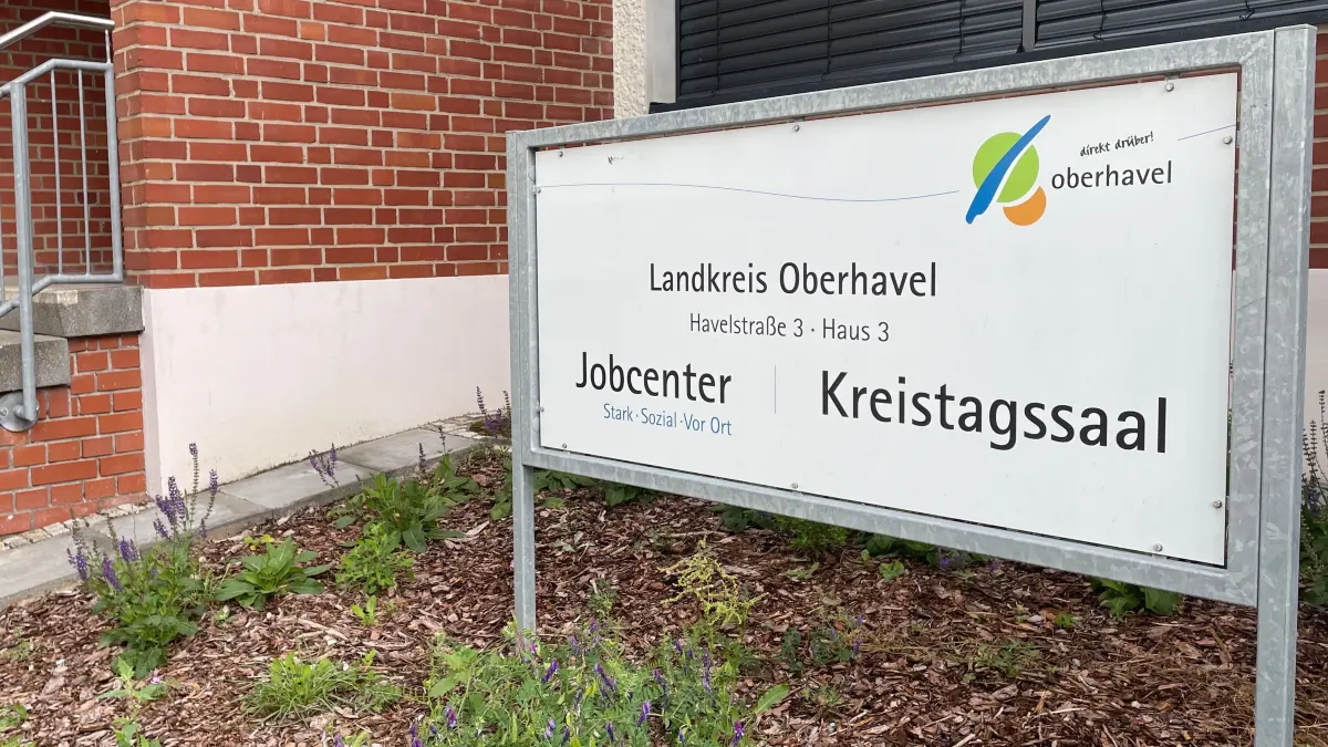 Oberhavel - Kreistag - Politik - Parlament - Oranienburg - Kreistagssaal