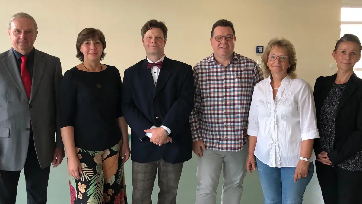 Die Vorsitzenden der Fraktion im Mühlenbecker Land (v.l.n.r.): Hartmut Lackmann (Linke), Joana Ohme (B90/G), Hans-Jörg Braun (CDU-FDP-Leiste), Steffen Brück (SPD), Dr. Barbara Jockel (FW) und Yvonne Prause (AfD).