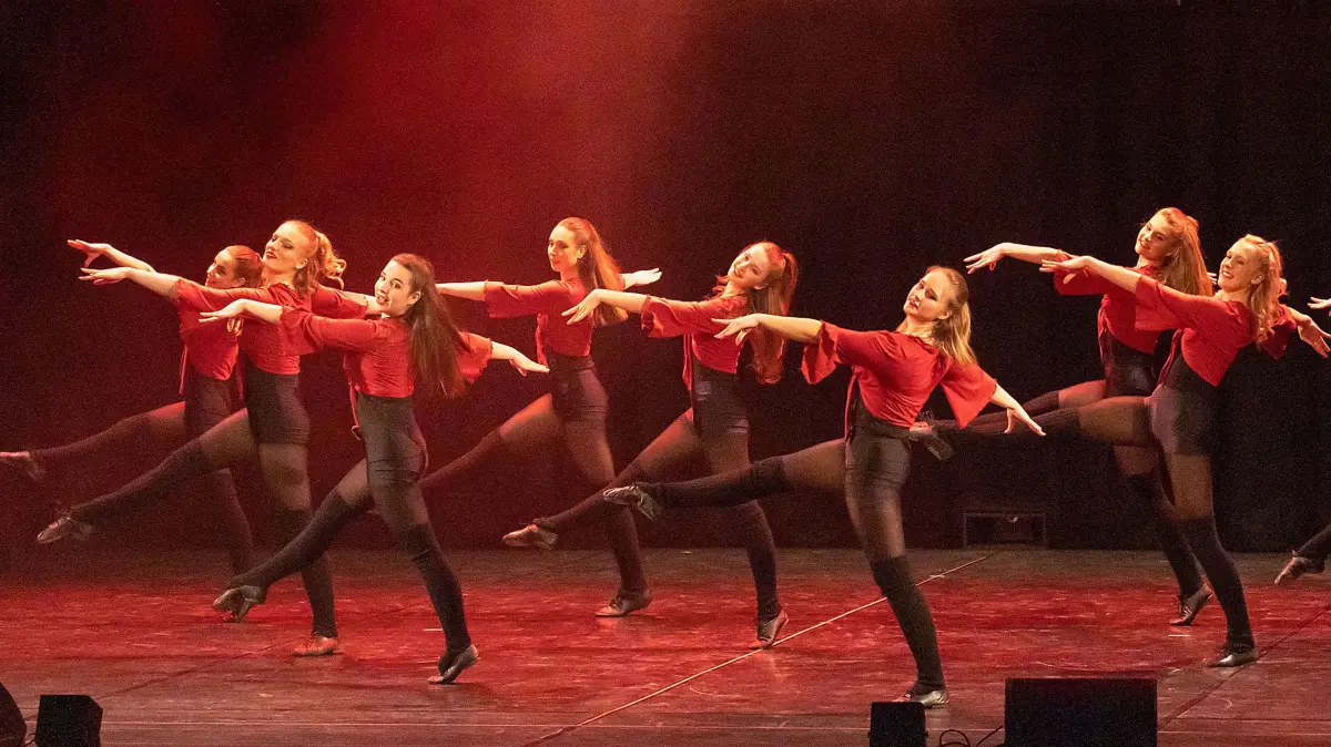 Tanzwoche 2023: 29. Tanzwoche 2023 - Impressionen im Friedrich-Wolf-Theater am 26.03.2023 in Eisenhüttenstadt
ENTREE - Carma, Fire und Flame, Tanzemsemble kuz, Tanzlust Jung und Alt