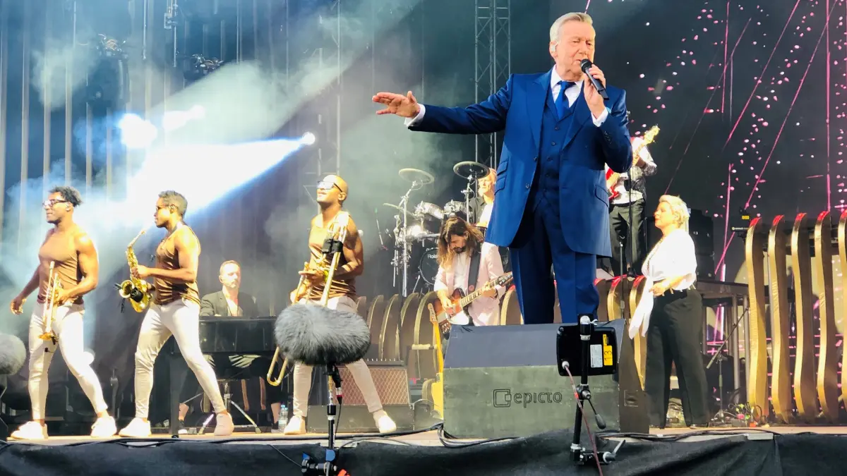 Roland Kaiser war am 5.7.2024 mit seiner Band im Stadion der Freundschaft in Frankfurt (Oder)