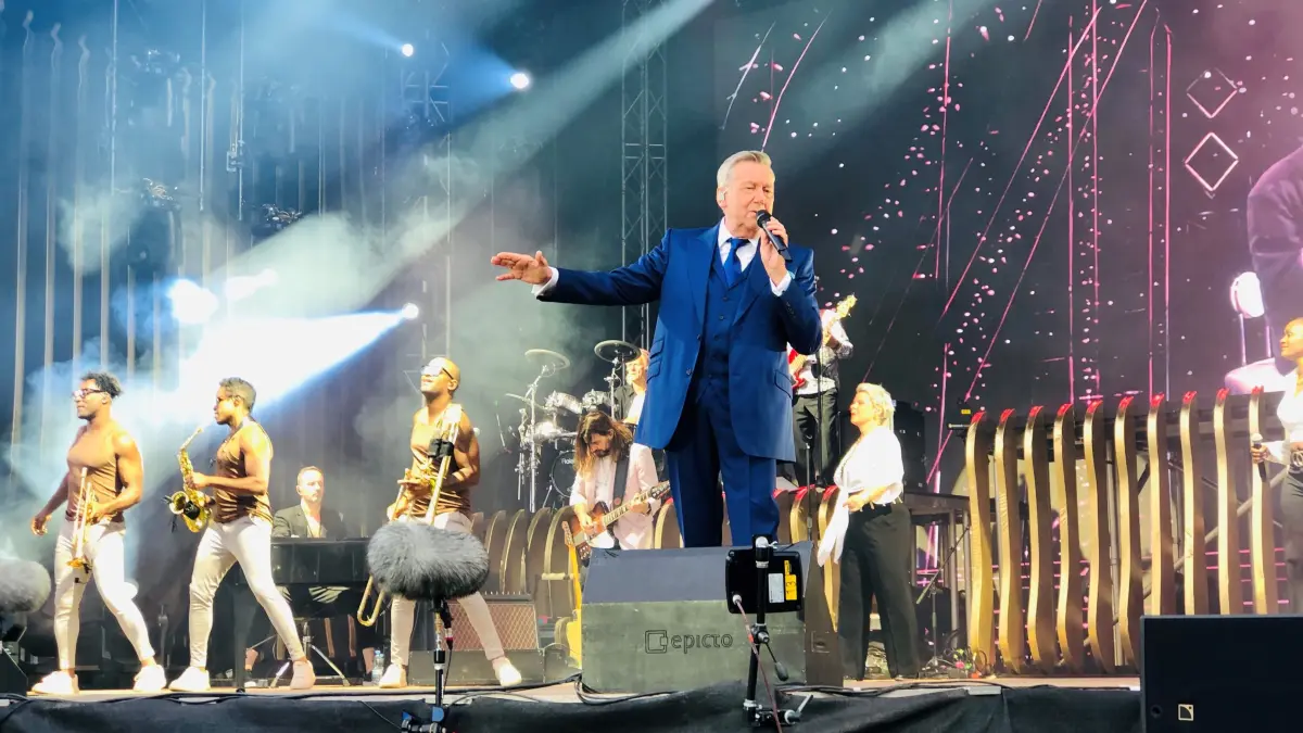Roland Kaiser war am 5.7.2024 mit seiner Band im Stadion der Freundschaft in Frankfurt (Oder) zu Gast.