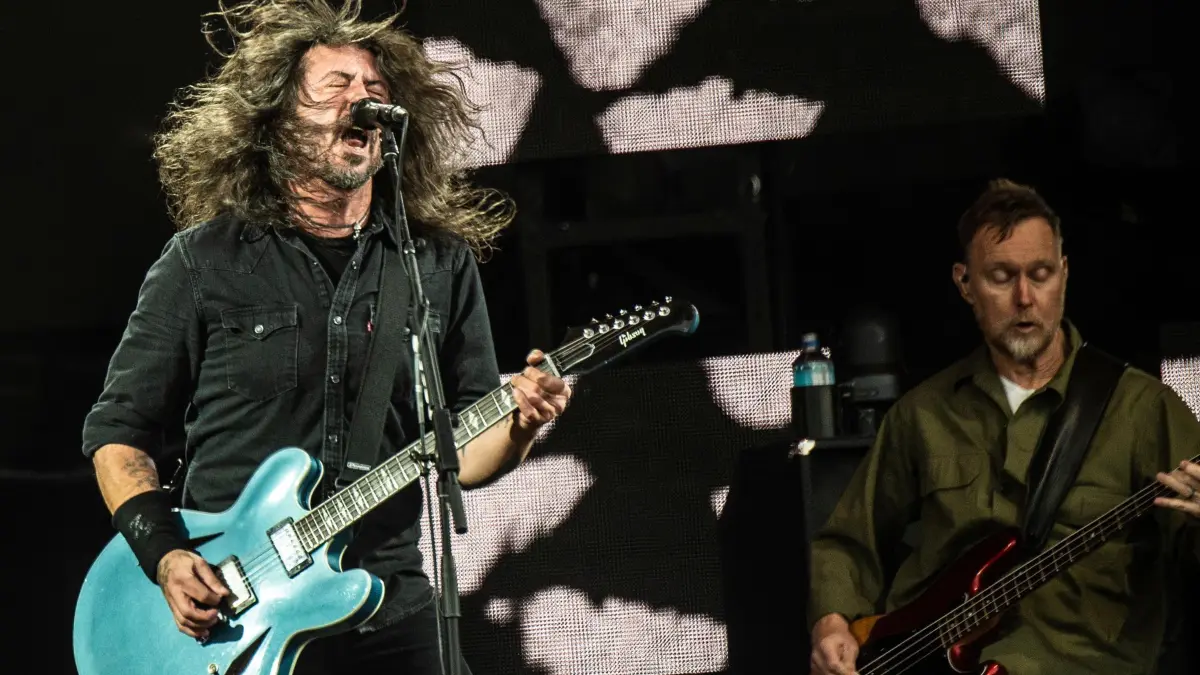Roskilde-Festival: 05.07.2024, Dänemark, Roskilde: Die amerikanische Band Foo Fighters tritt auf der Orange Stage beim Roskilde Festival auf. Foto: Helle Arensbak/Ritzau Scanpix Foto/AP/dpa +++ dpa-Bildfunk +++