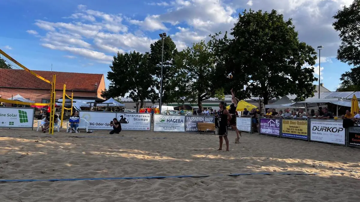 Koyenuma-Beach-Masters