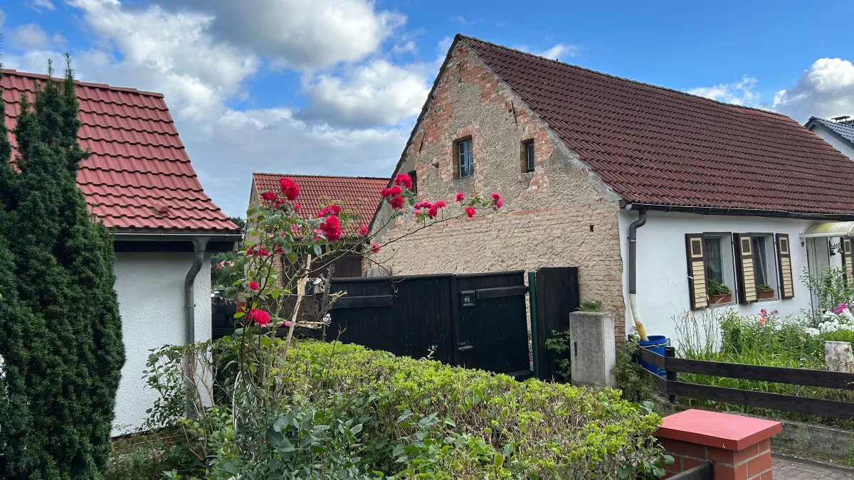 In der Dorfstraße 20/19 in Kleinzerlang hält sich Flori ab und zu mal auf.