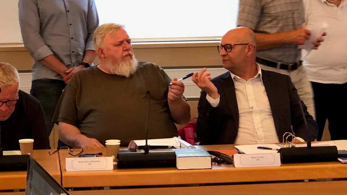 Die AfD hatte keine Chance bei der Wahl für Posten im Vorsitz der Stadtverordnetenversammlung in Neuruppin: Klaus-Peter Baumdick und Henry Preuß (rechts).