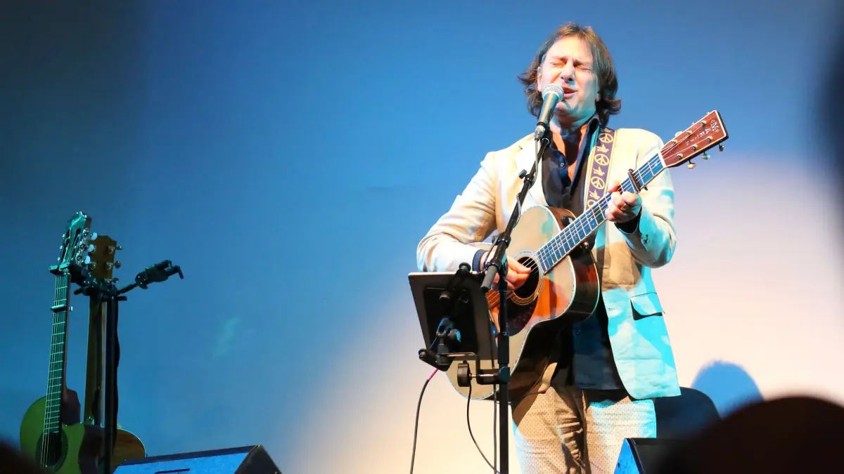 Der sizilianische Cantautore Pippo Pollina