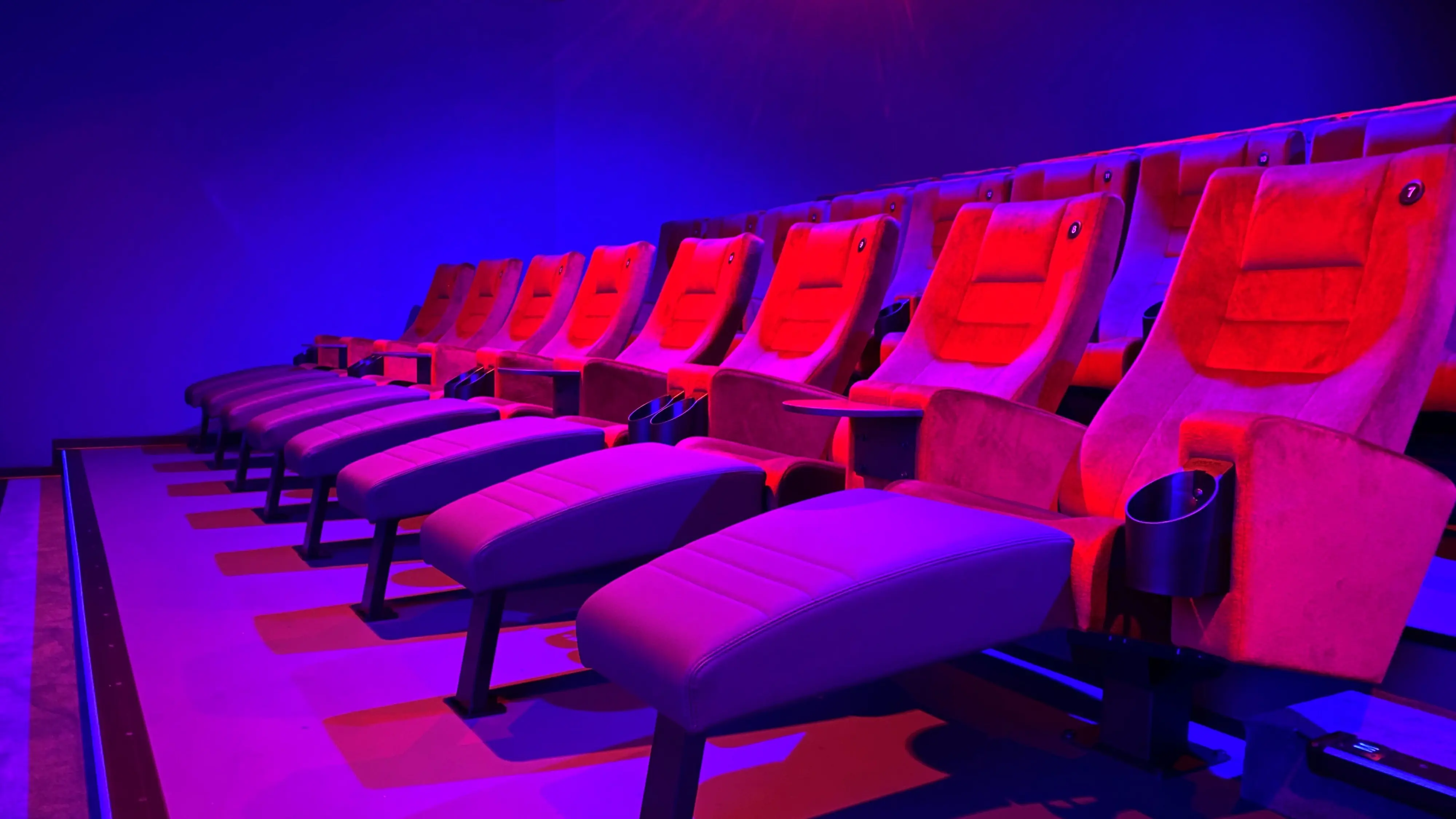 Signepex Kino in Berlin-Spandau: Umbau im Cineplex – so sieht der neue Saal aus ...