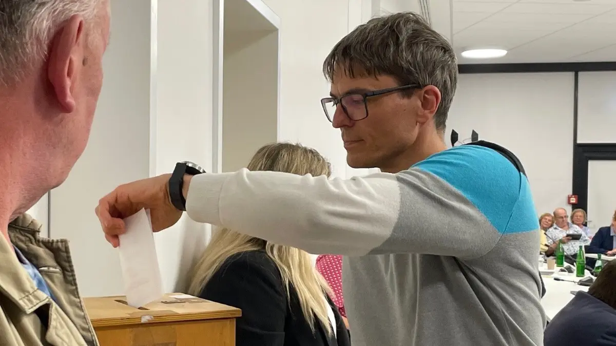 Alexander Moser-Haas Die Linke SVV Stadtparlament Velten konstituierende Sitzung Juli 2024
