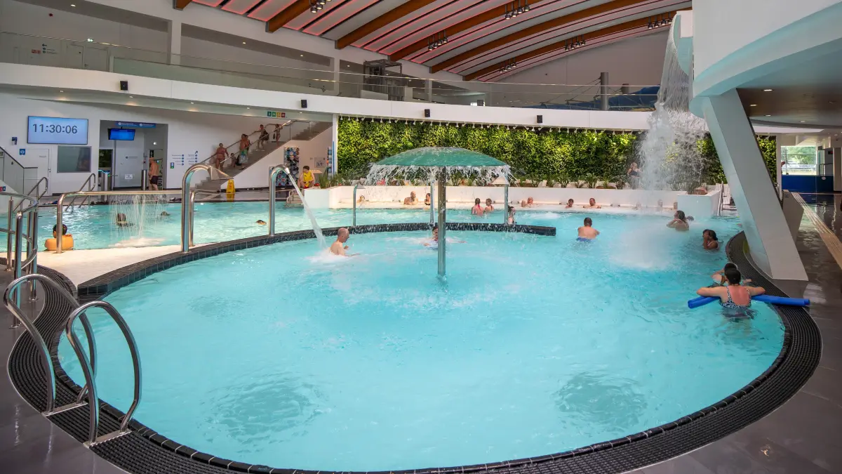 Die Wasserfabrik ist ein riesiger Schwimmbad- und Bildungskomplex, der im Zentrum von Stettin errichtet wurde. Ein Ausflug lohnt sich nicht nur in den Ferien.