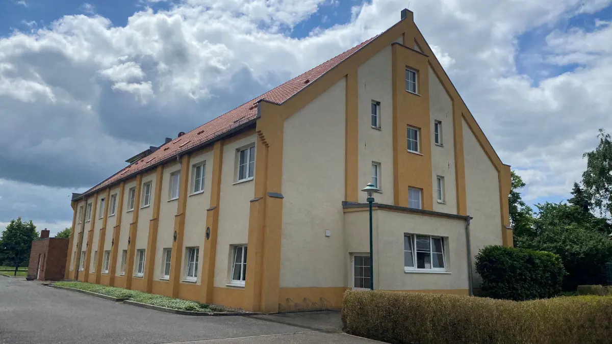 Eine neue Nutzung für das alte Lehrlingswohnheim in Golzow plant die Odega-Gruppe schon länger. Jetzt soll eine Tagespflege einziehen.