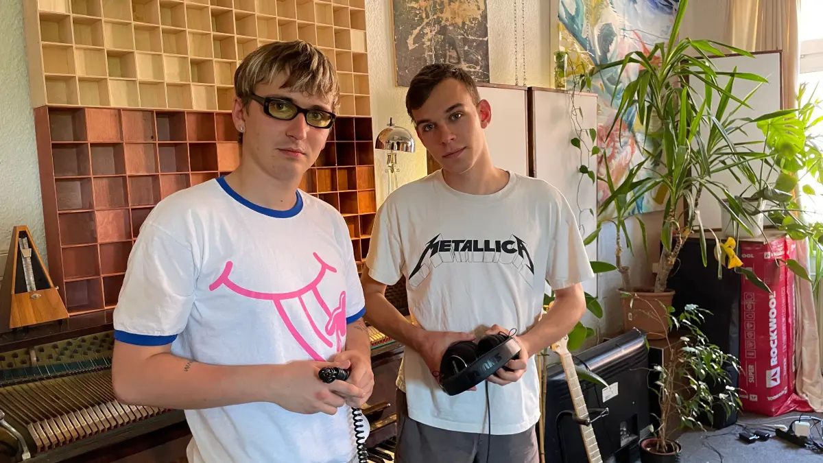 Die neue Band Korridor aus Frankfurt (Oder) hat kürzlich ihre erste Single Internet herausgebracht.