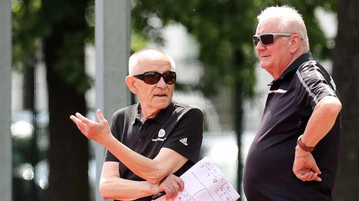 FB BBL 31. ST: TSG Einheit Bernau - BSC S?d: Bernau, 26.05.24, FB BBL 31. ST: TSG Einheit Bernau - BSC S?d, Hans Oertwig und Mannschaftsbetreuer Dieter Seewald
Foto: Carola Voigt