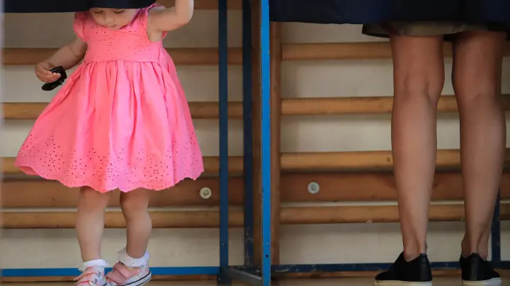 Mit Kindern in die Wahlkabine