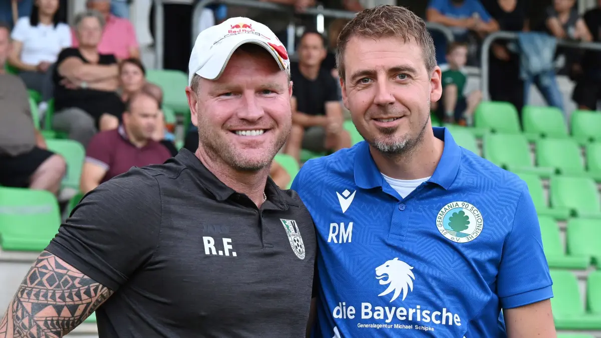 Fussball : Fürstenwalde, Fussball Brandenburgliga, Union Fürstenwalde - Germania Schöneiche, in letzter Saison war Robert Fröhlich noch Co. Trainer hinter Ronald Mersetzky bei Union Fürstenwalde, in dieser Saison sportliche Kontrahenten
23.08.2024
FOTO BENK