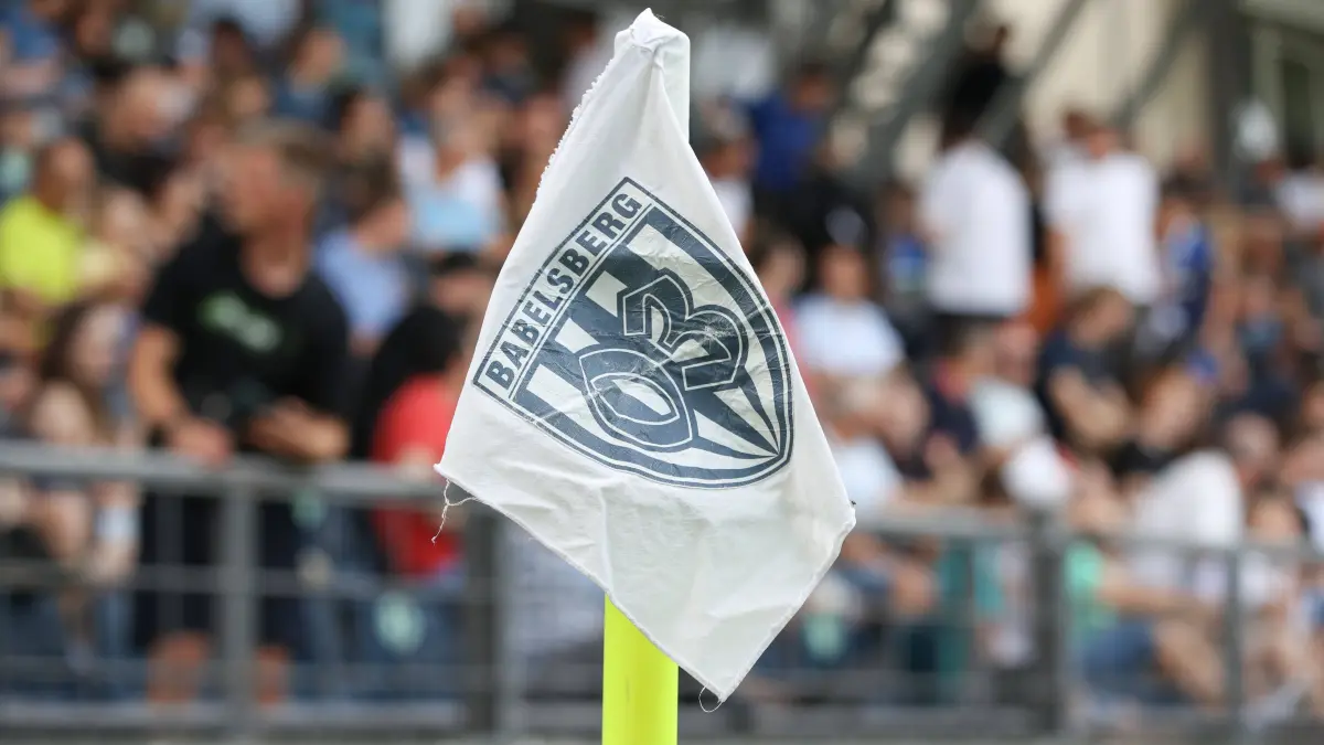 Der SV Babelsberg 03 und Sportchef Björn Laars gehen getrennte Wege. Das neue Gespann hat noch für diese Transferperiode Transfers geplant.