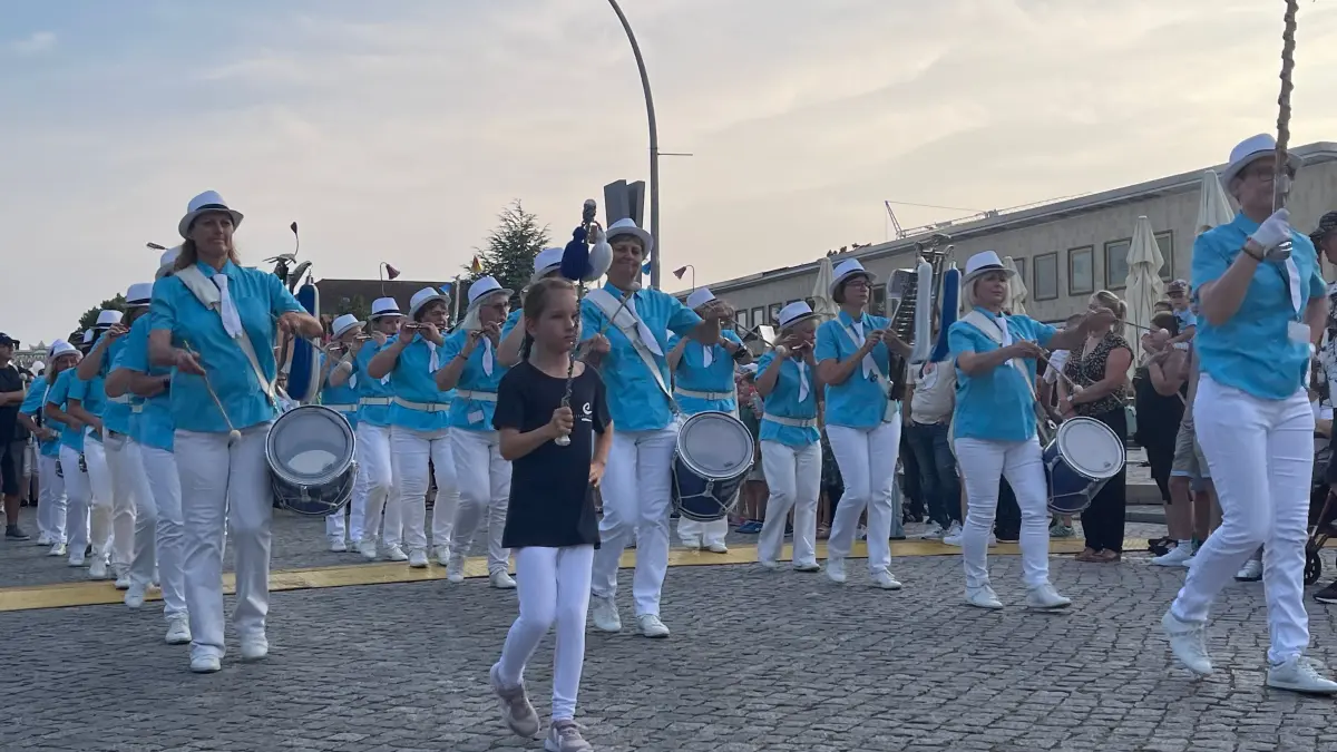 Stadtfest Eisenhüttenstadt 2024 - Umzug der Feuerwehren und Vereine
