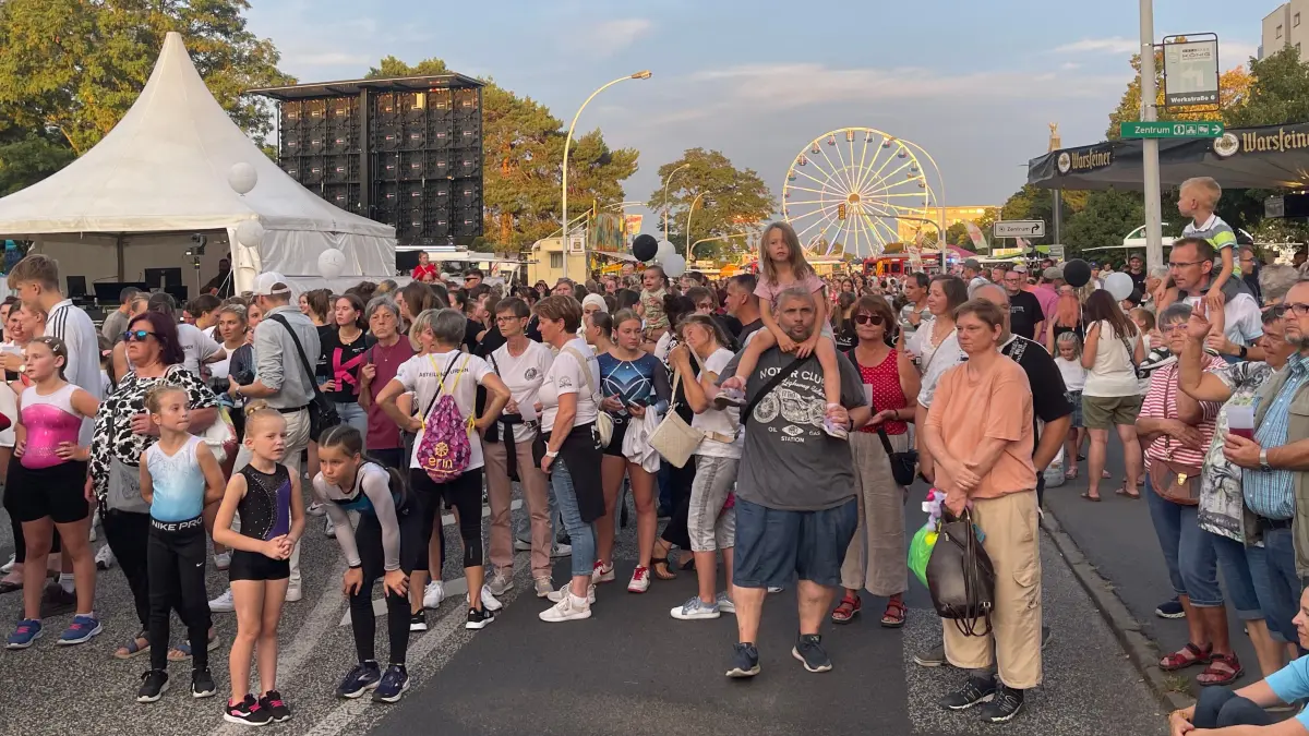 Stadtfest Eisenhüttenstadt 2024 - Umzug der Feuerwehren und Vereine