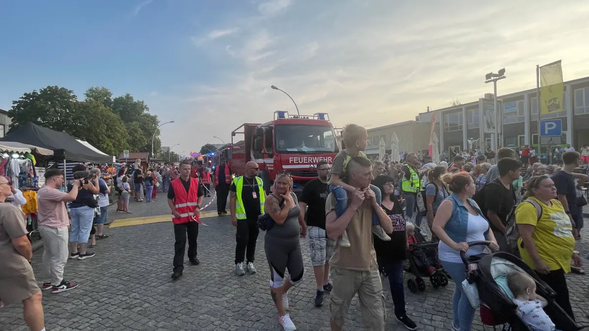 Stadtfest Eisenhüttenstadt 2024 - Umzug der Feuerwehren und Vereine