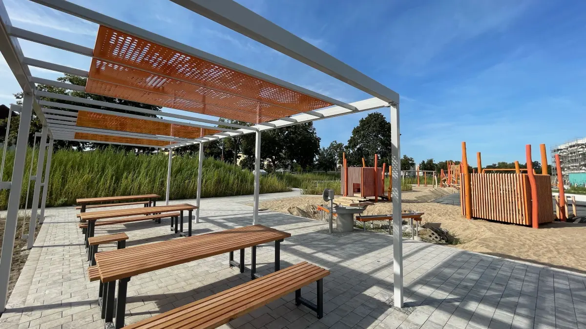 Neuer Park in Oranienburg Walther-Bothe-Straße 2.9.2024 Sitzecke
