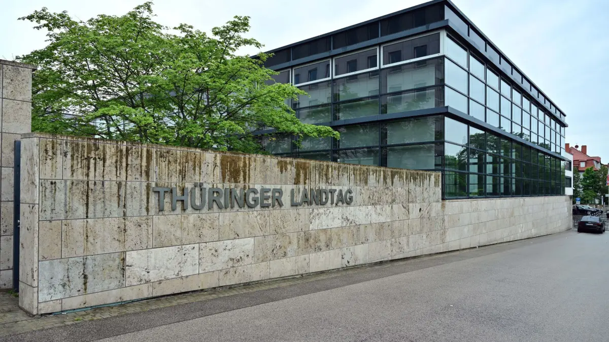 Thüringer Landtag: ARCHIV - 14.06.2024, Thüringen, Erfurt: Der Thüringer Landtag. (zu dpa: «Wie es in Thüringen nach der Wahl weitergeht») Foto: Martin Schutt/dpa +++ dpa-Bildfunk +++