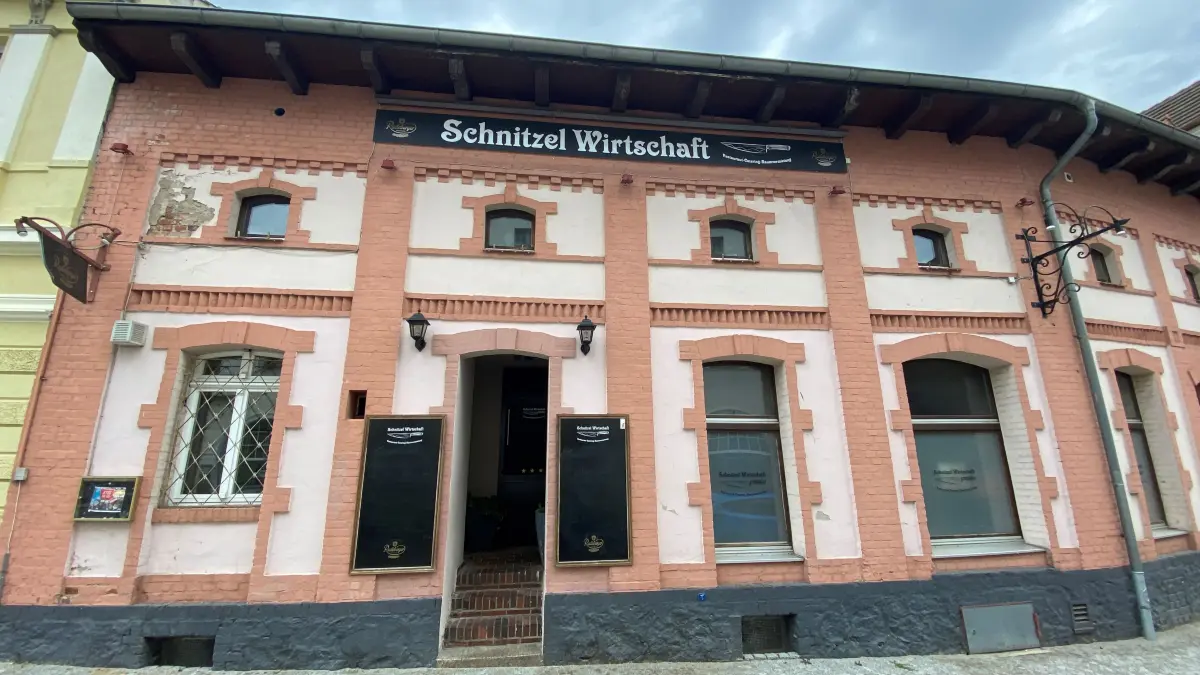 Ist seit Juni geschlossen: die Schnitzelwirtschaft in der Königstraße im Eisenhüttenstädter Ortsteil Fürstenberg