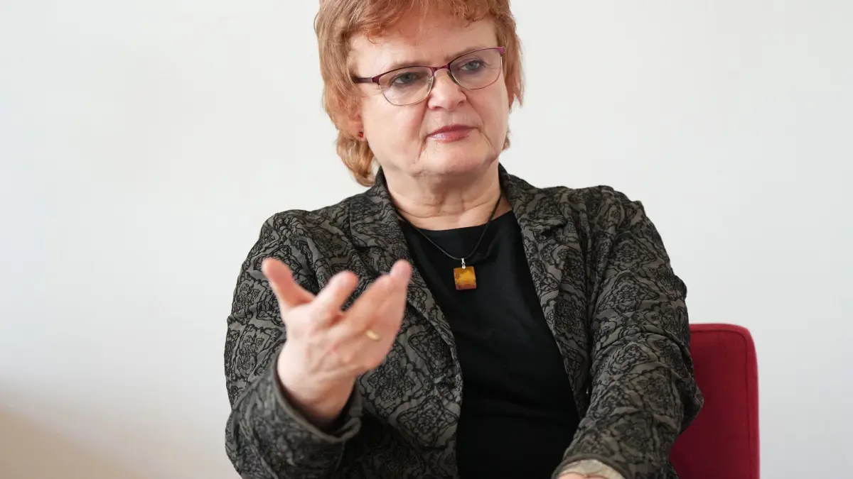 Brandenburger Aufarbeitungsbeauftragte Nooke: ARCHIV - 28.02.2023, Brandenburg, Potsdam: Maria Nooke, Beauftragte des Landes Brandenburg zur Aufarbeitung der Folgen der kommunistischen Diktatur (LAkD), aufgenommen während eines dpa-Interviews. (zu dpa: «Aufarbeitungsbeauftragte: Wenig Wissen über DDR-Geschichte») Foto: Soeren Stache/dpa +++ dpa-Bildfunk +++