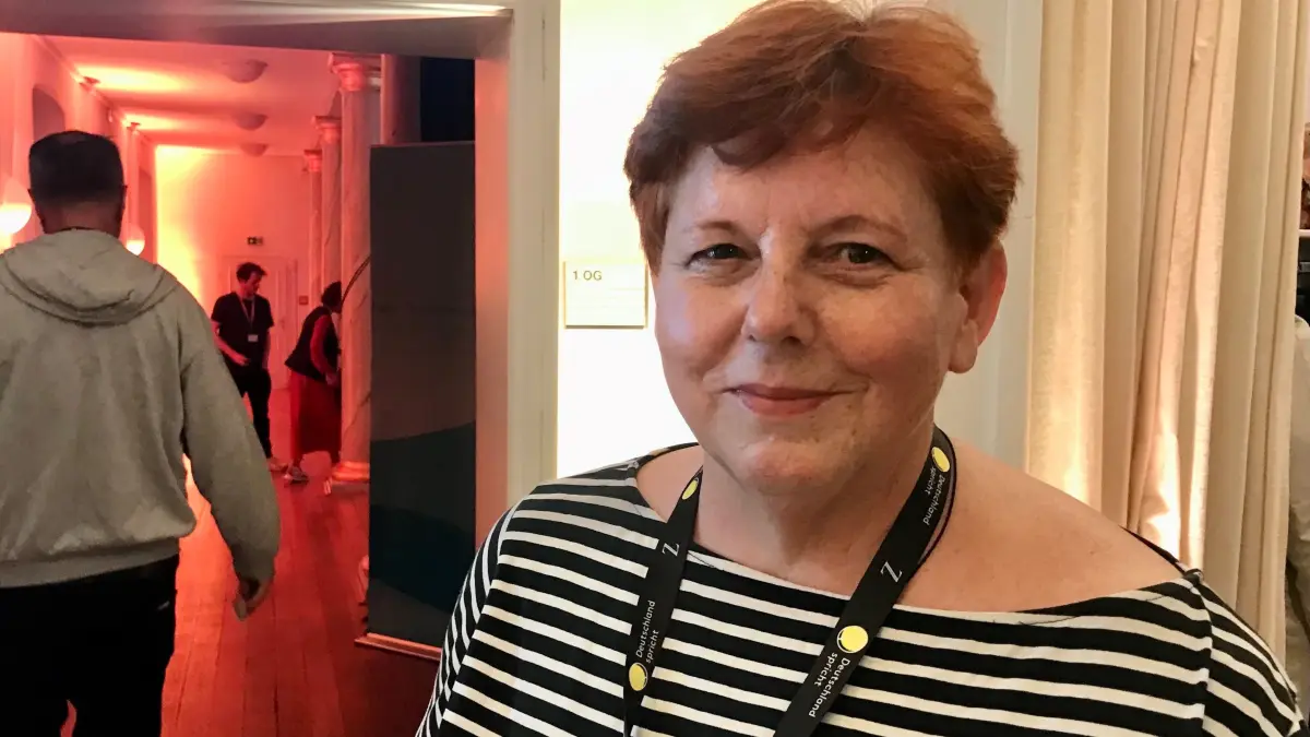 Andrea Rössel aus Brandenburg an der Havel freut sich auf das Streitgespräch.