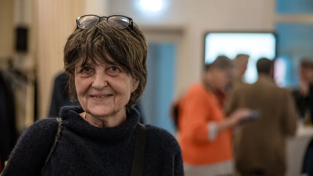 Deutschland spricht: Dorothee Hammer aus Hamburg nimmt an der Gesprächsrunde „Deutschland spricht“ teil.
ZEIT ONLINE lädt ins Alte Stadthaus in Cottbus ein, um mit Menschen vor Ort über die Frage zu diskutieren, was unsere Gesellschaft zusammenhält.