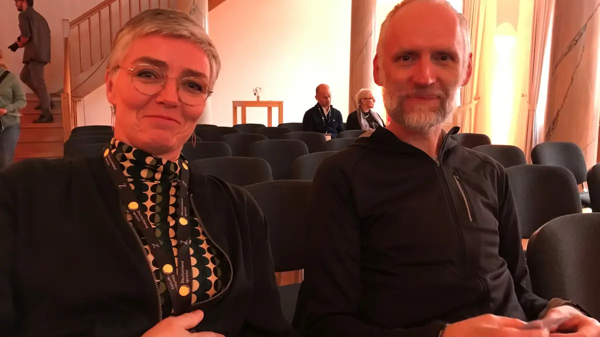Rena Wilken und Daniel Büchner bei Deutschland spricht in Cottbus.