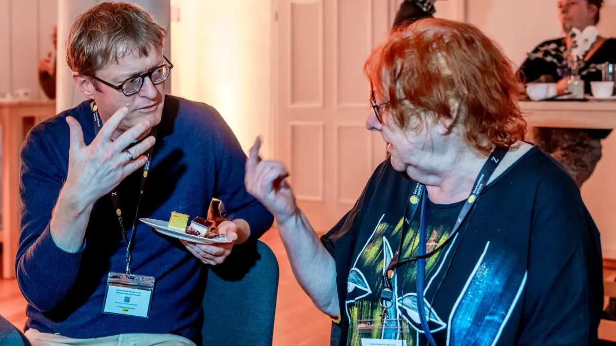 Deutschland spricht: Jens Hasse aus Aachen und Bärbel Manke aus Cottbus diskutieren bei der Gesprächsrunde «Deutschland spricht».
ZEIT ONLINE lädt ins Alte Stadthaus in Cottbus ein, um mit Menschen vor Ort über die Frage zu diskutieren, was unsere Gesellschaft zusammenhält.