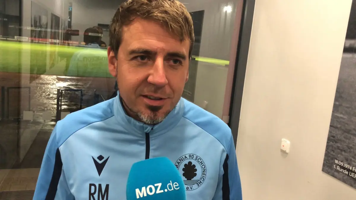Trainer Ronald Mersetzky steht mit dem SV Germania 90 Schöneiche nach drei Spielen auf dem letzten Tabellenplatz der Fußball-Brandenburgliga. Am MOZ-Mikrofon spricht er über den Saisonstart und was ihm Hoffnung macht.
