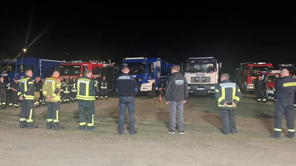 26. September Landrat Frank Steffen begrüßt 80 Feuerwehrleute derKreisbereitschaften der Landkreise Oberspreewald-Lausitz, Dahme-Spreewald und Spree-Neiße
