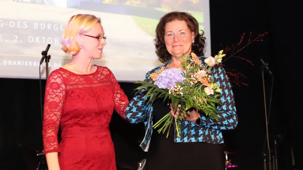 Stadtempfang Oranienburg 2. Oktober 2024, Preise für Sport Vereine Ehrenamt, Motto: Es lebe der Sport, Preis für Marina Relitz