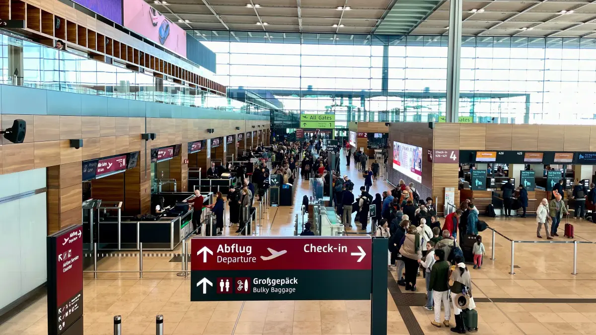 Flughafen BER Terminal 1 CheckIn am 7.10.2024