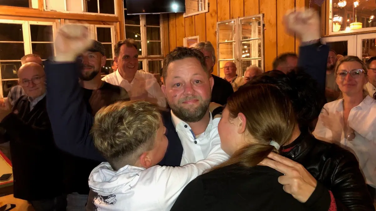 Wahlsieger Sebastian Busse. Kurz nach 19 Uhr stand es fest. Busse ist weitere acht Jahre Bürgermeister von Kremmen.
