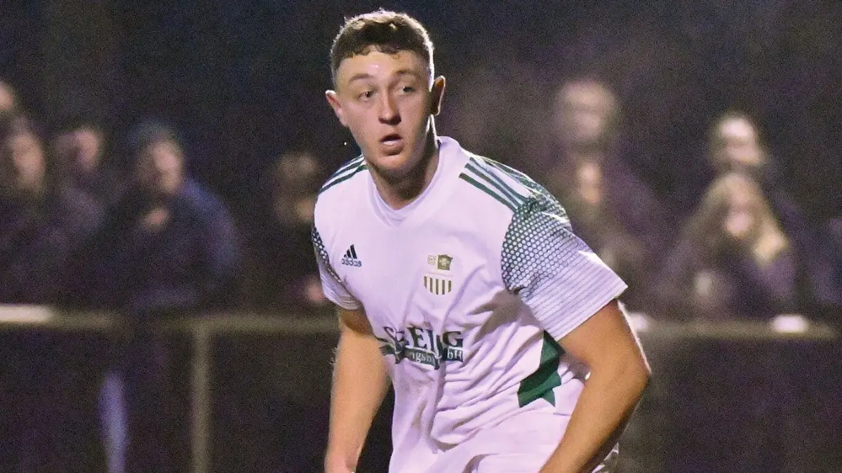 Fussball : Waldsieversdorf, Fussball Landesliga Nord, Buckow / Waldsieversdorf - Preussen Eberswalde, Nico Schulz vor Jakub Hilicki
25.10.2024 FOTO BENK